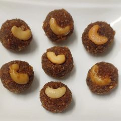 A picture of Coconut jaggery laddu.