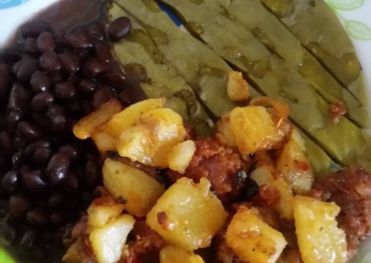 Papas con longaniza