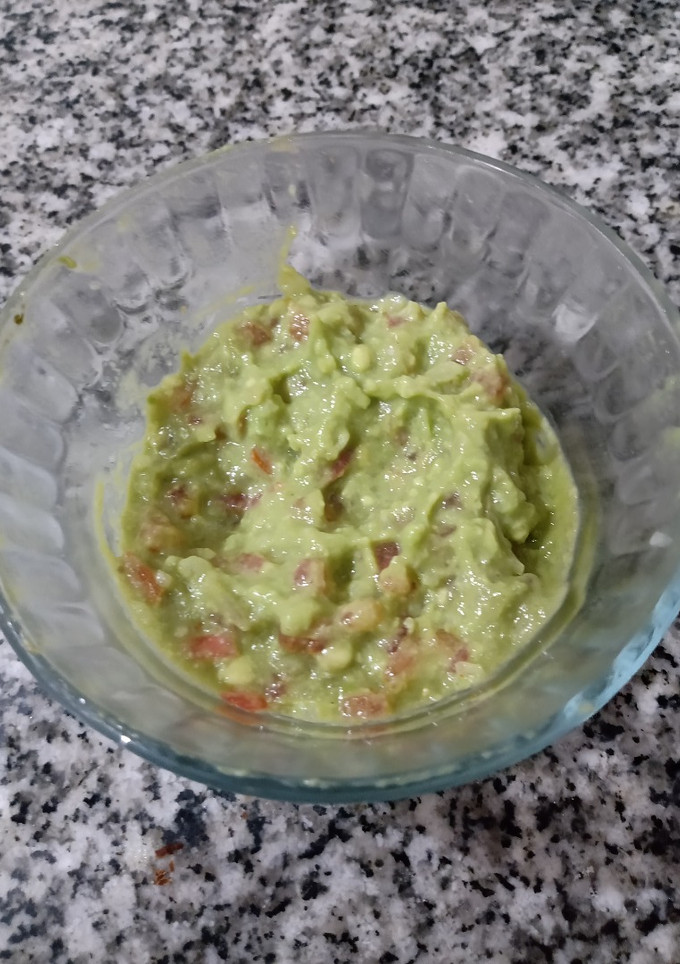 Una foto de Guacamole rápido para nachos!