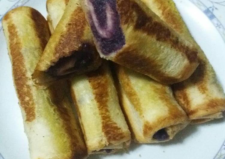 Roti Tawar gulung ubi ungu