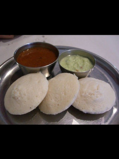 A picture of Idli sambar.