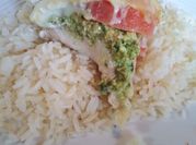 Una foto de pollo a la caprese