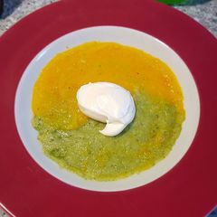 A picture of Creamy summer soup.