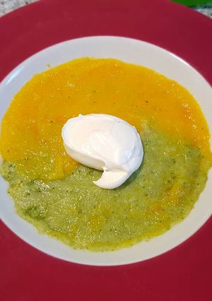 A picture of Creamy summer soup.