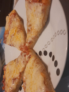 Una foto de Pizza con muzarella