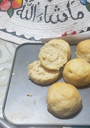 A picture of Eggless bread rolls.
