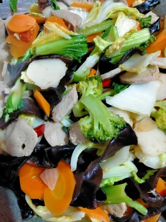 Langkah Mudah untuk Menyiapkan Resep Tumis sayur capcay dan baso yang Enak Banget Anti Ribet, Mantap Sekali