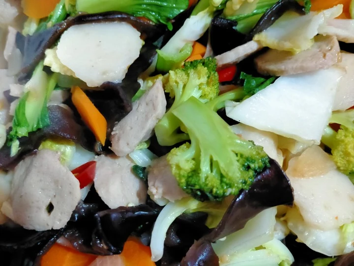 Langkah Mudah untuk Menyiapkan Resep Tumis sayur capcay dan baso yang Enak Banget Anti Ribet, Mantap Sekali