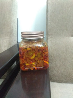மாங்காய் பூண் டு ஊறுகாய் (Maankaai poondu oorukaai recipe in tamil) செய்முறை முக்கிய புகைப்படம்