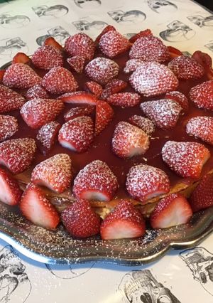 Une photo de Cheesecake aux fraises,cerise et citron vert (speculoos et fromage blanc)
