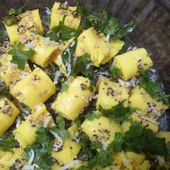 A picture of Khandvi.