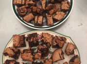 Una foto de brownie de pistachos