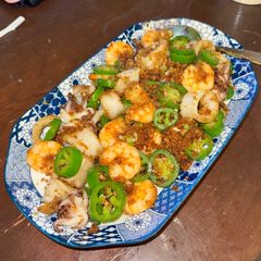 A picture of Fried chilli shrimp and squid.