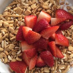 A picture of Kefir, Go Lean Cereal, Strawberries.