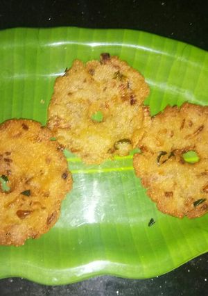 A picture of Maddur Vada.