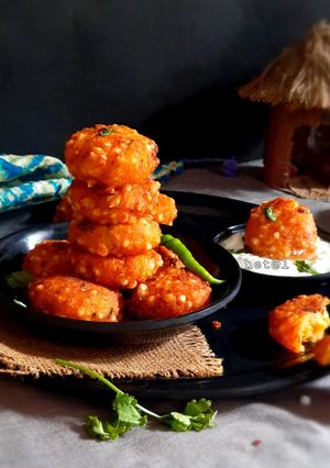 A picture of Sabudana ke vade.