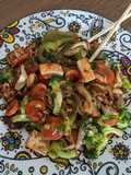 Legumes com shimeji e tofu