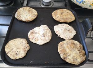 Una foto de Gordas de chicharrón prensado