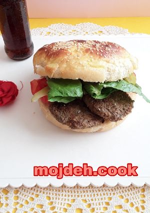 عکسی از دستور همبرگر گوشت و قارچ خوشمزه خانگی