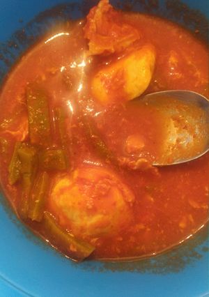 Una foto de Huevos ahogados con nopales