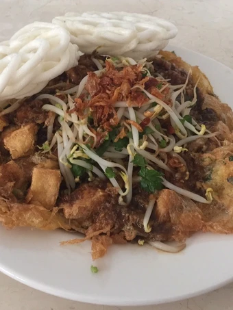 Cara Gampang Menyiapkan Resep Tahu telor petis bumbu kacang yang Lezat Anti Ribet, Menggugah Selera