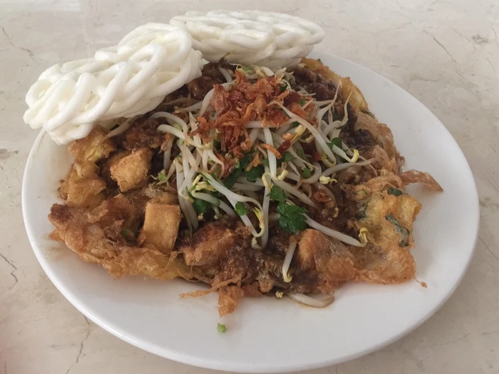 Cara Gampang Menyiapkan Resep Tahu telor petis bumbu kacang yang Lezat Anti Ribet, Menggugah Selera