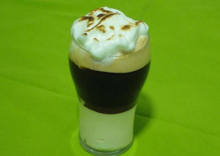 Café con mousse de galleta y merengue (Vídeo)