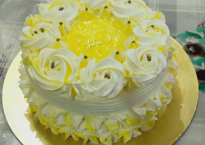 2kg Delicious Creamy Eggless Pineapple Cake