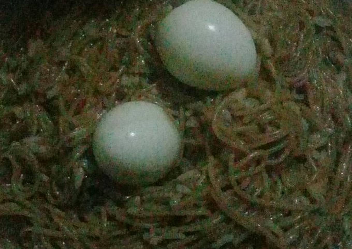 Simple spaghetti and boiled egg