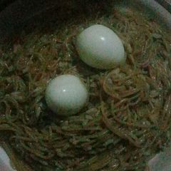 A picture of Simple spaghetti and boiled egg.