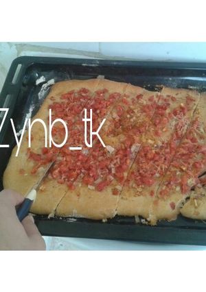 صورة لوصفة مناقيش بندورة وبصل