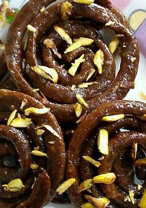 चॉकलेट जलेबी (Chocolate Jalebi recipe in hindi) रेसिपी मुख्य फोटो