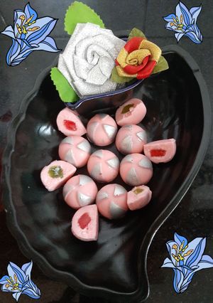 A picture of Jujips Stuffed Strawberry Chocolate.