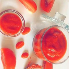 A picture of Homemade Tomato Sauce/Ketchup.