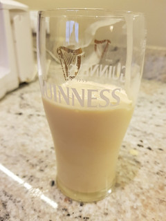 A picture of วานิลามอลต์มิลค์เชค Vanilla malted milkshake.