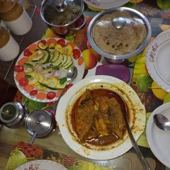 A picture of Pomfret gravy.