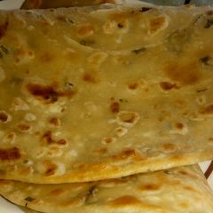 A picture of Dhania and turmeric chapatis.
