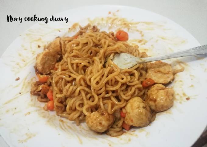 Cara bikin Indomie nyemek ala warkop Cara bikin Indomie nyemek ala warkop