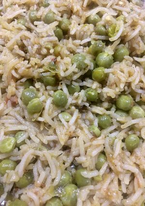 A picture of Matar wale rice.