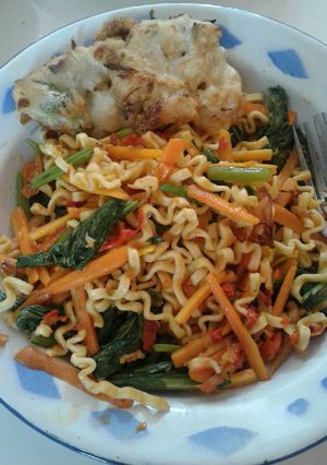 Foto resep Mie tumis anak kosan sedapnya mantapp