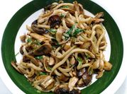 A picture of chicken udon