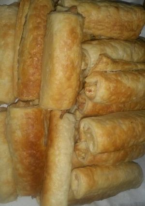 صورة لوصفة رولات البف باستري بحشوه الدجاج والقشطه