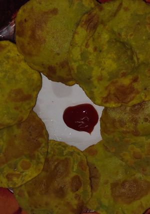 मटर कचौड़ी (matar kachodi recipe in Hindi) रेसिपी मुख्य फोटो