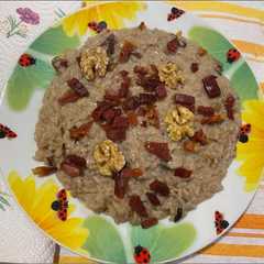 Foto di RISOTTO MONTEPULCIANO GORGONZOLA E PORCINI con SPECK CROCCANTE e NOCI