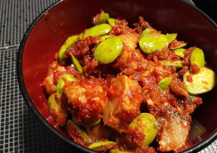 Balado ikan asin tenggiri pete