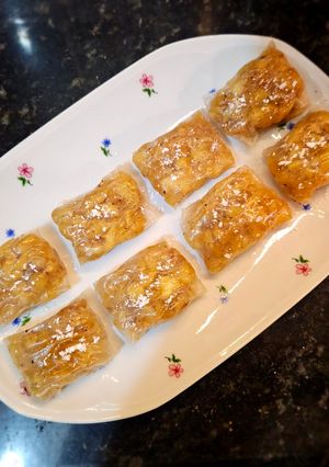 Una foto de Rollitos de papel de arroz dulce con manzana y canela