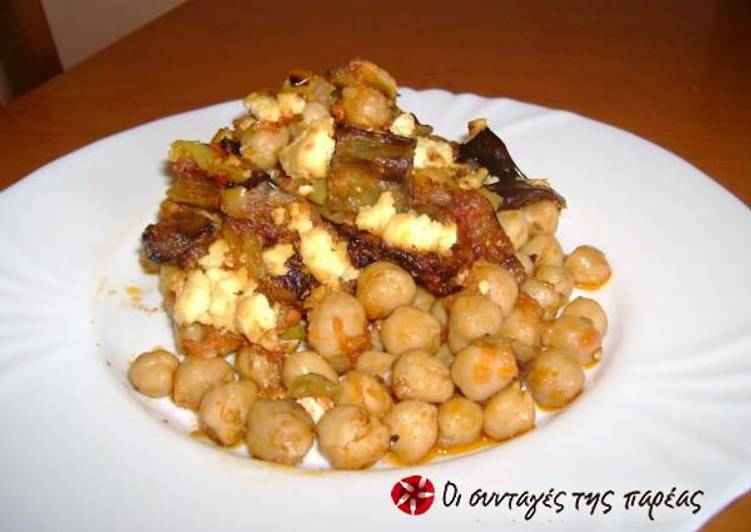 Chickpeas in the Dutch oven with eggplants