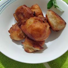 A picture of Mysore bonda.