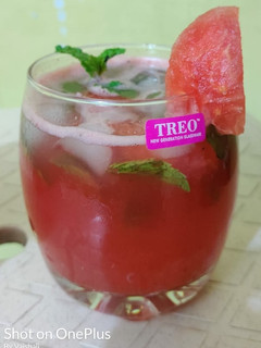 વોટરમેલોન મોજીટો (Water melon Mojito in Gujarati) રેસીપી મુખ્ય ફોટો