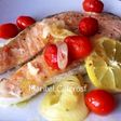 Salmón con tomatitos al vapor